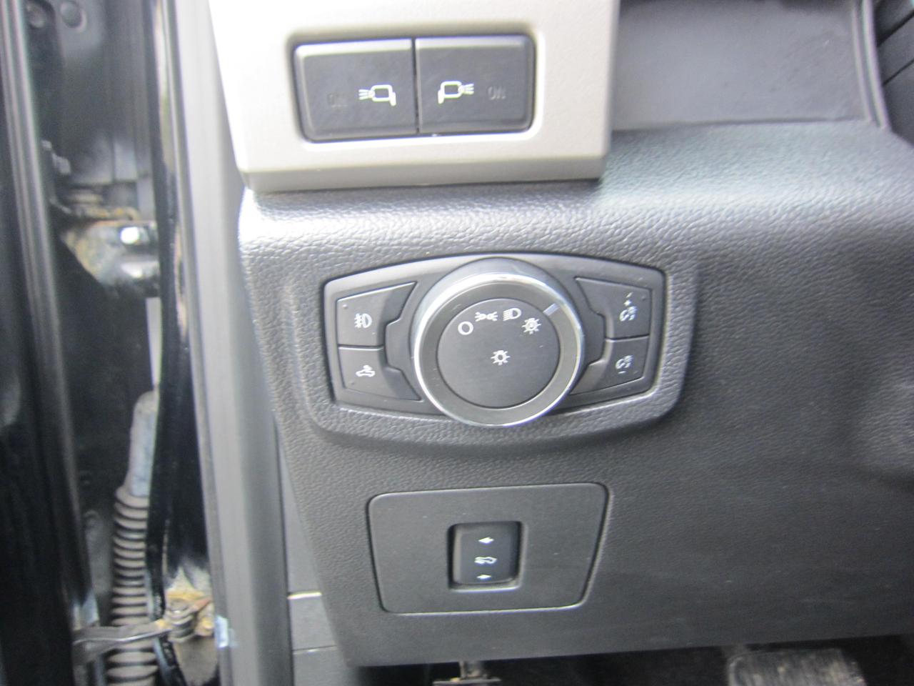 2016 Ford F-150 XLT Photo