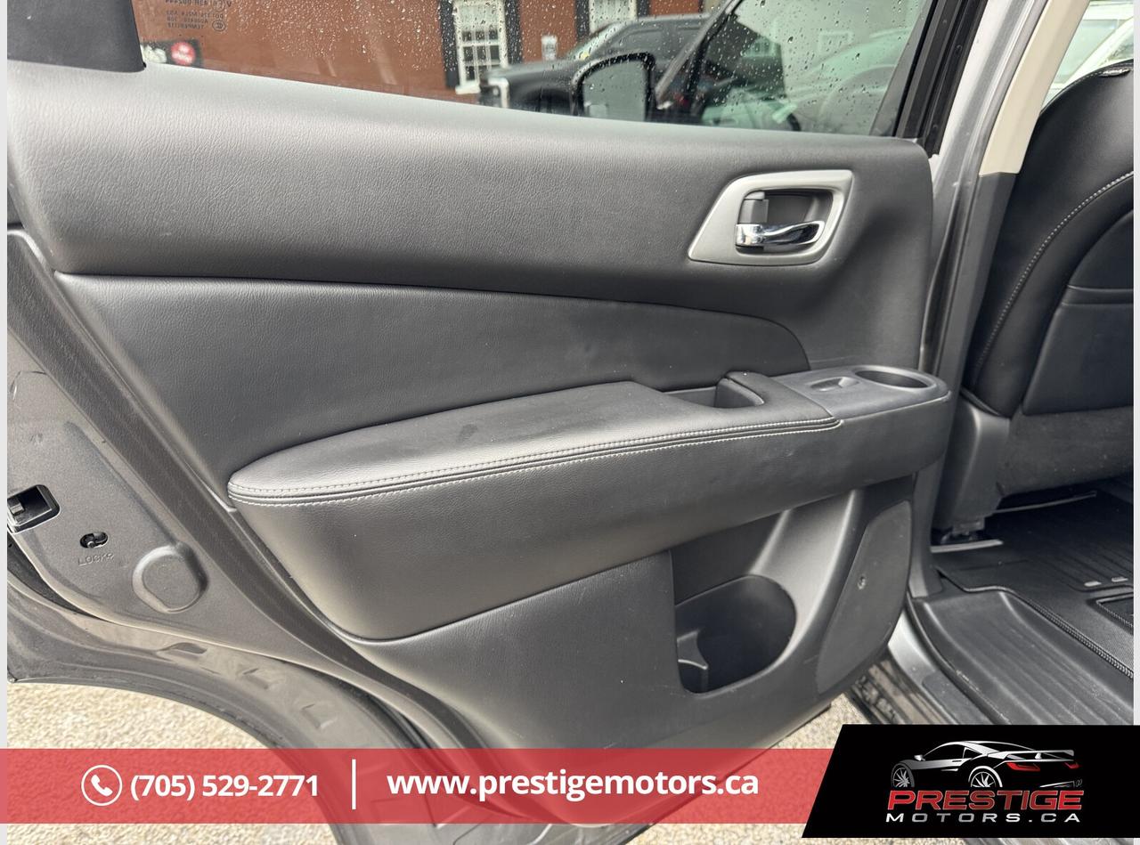 2015 Nissan Pathfinder SL Photo