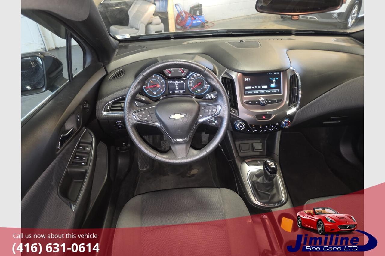 2018 Chevrolet Cruze LT Photo