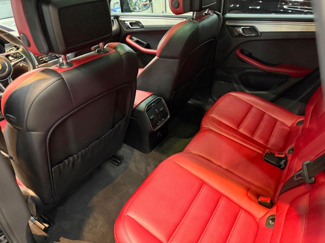 2016 Porsche Macan TURBO|CLEAN CARFAX|RED LEATHER Photo