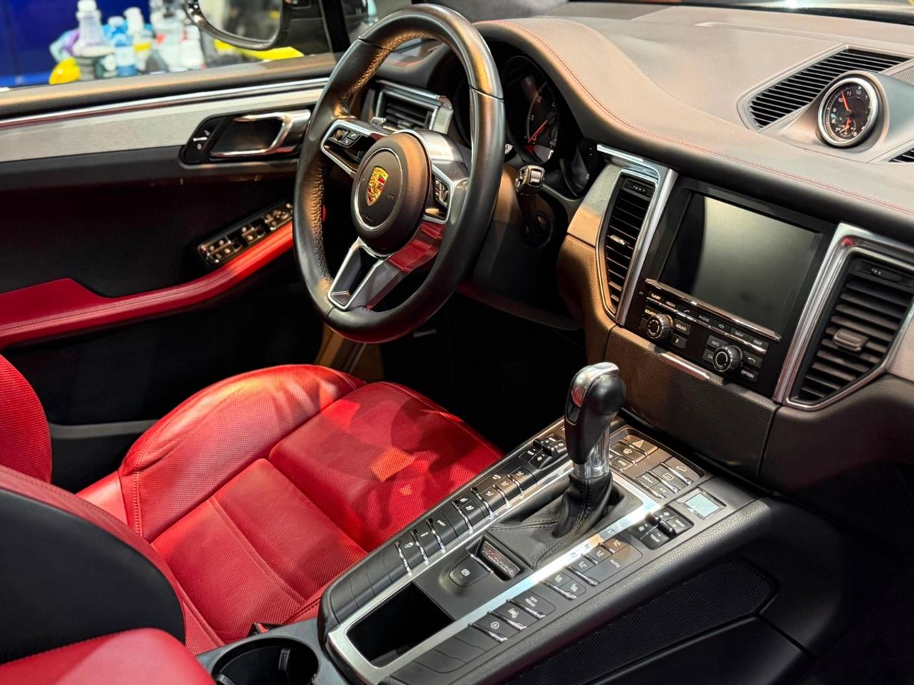 2016 Porsche Macan TURBO|CLEAN CARFAX|RED LEATHER Photo