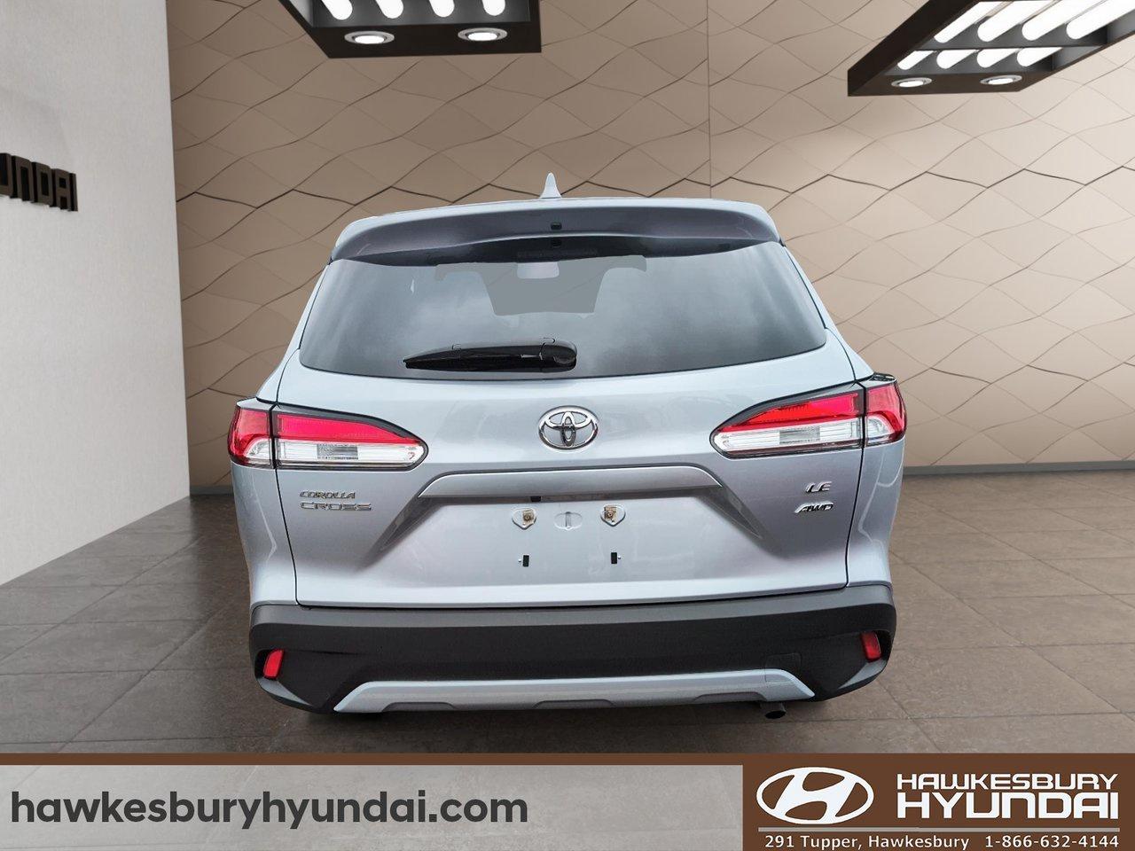 2023 Toyota Corolla Cross LE Photo