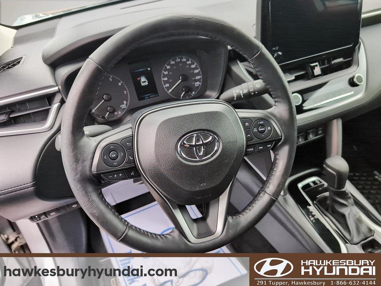 2023 Toyota Corolla Cross LE Photo