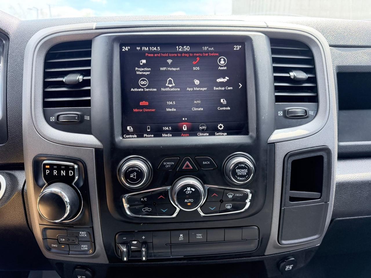 2021 RAM 1500 Classic 4X4 EXPRESS Photo