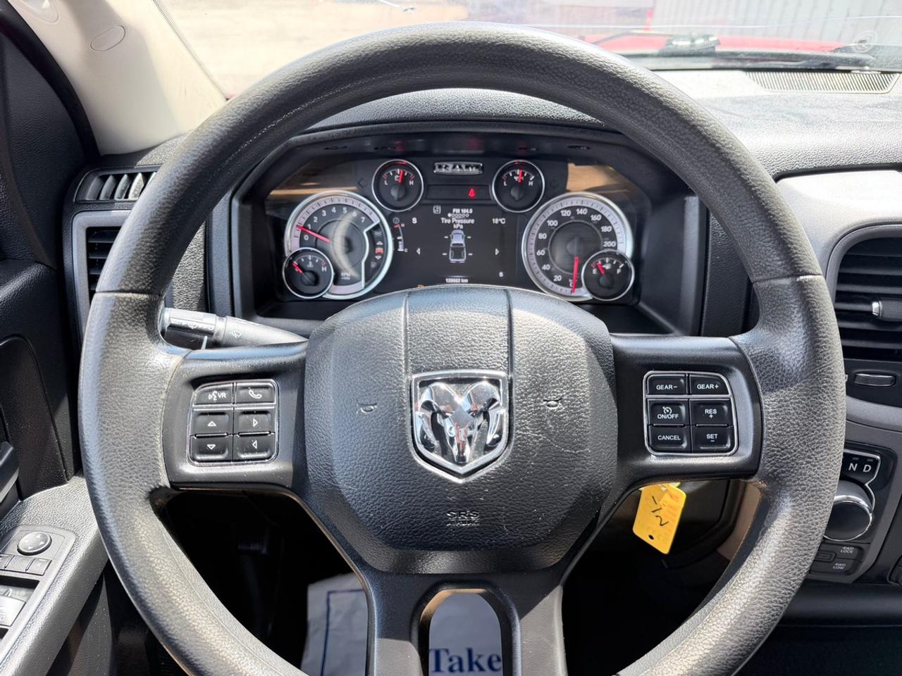 2021 RAM 1500 Classic 4X4 EXPRESS Photo