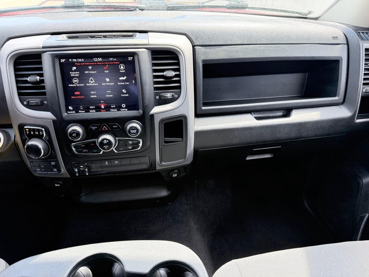 2021 RAM 1500 Classic 4X4 EXPRESS Photo