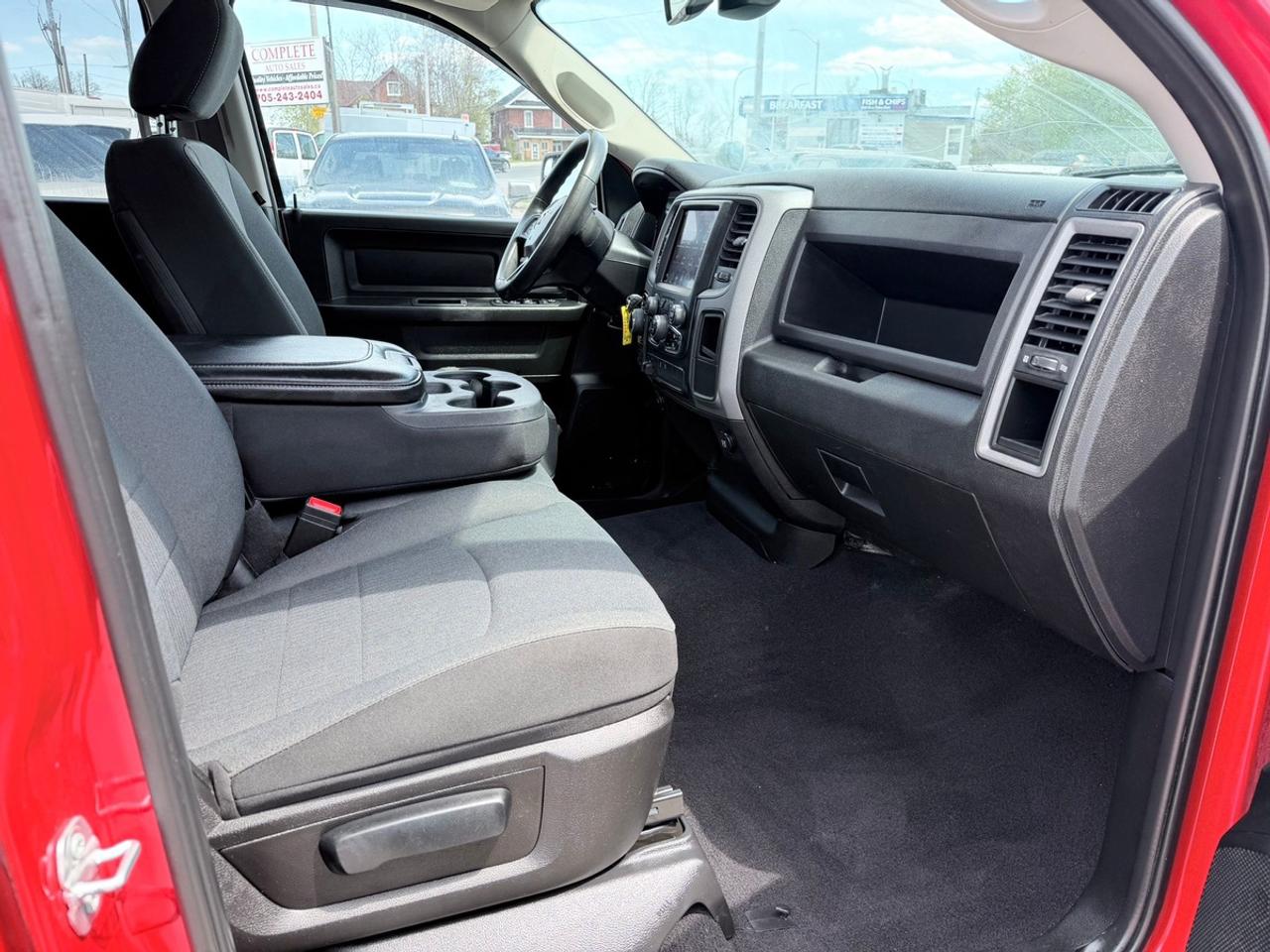 2021 RAM 1500 Classic 4X4 EXPRESS Photo
