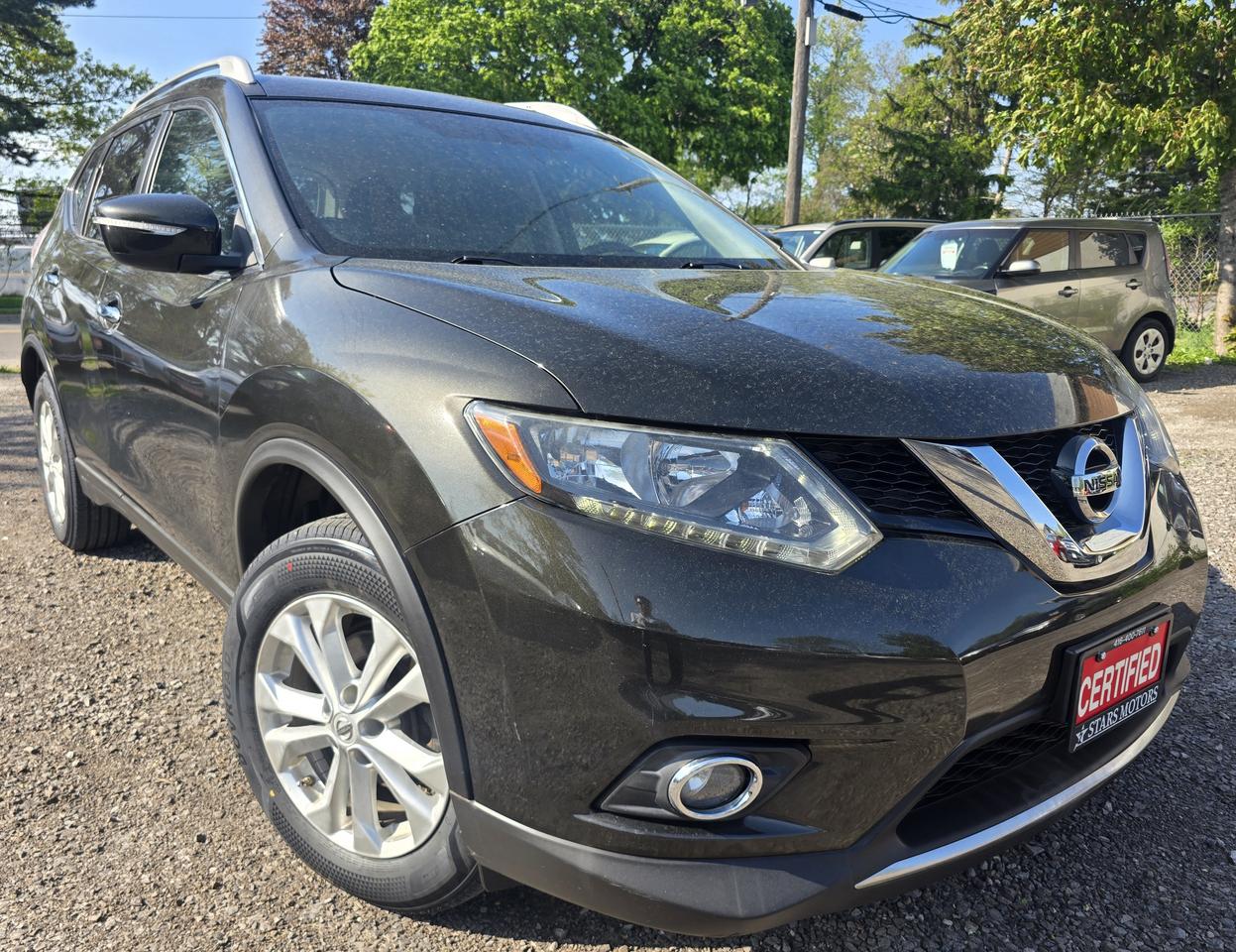 2015 Nissan Rogue SV Photo