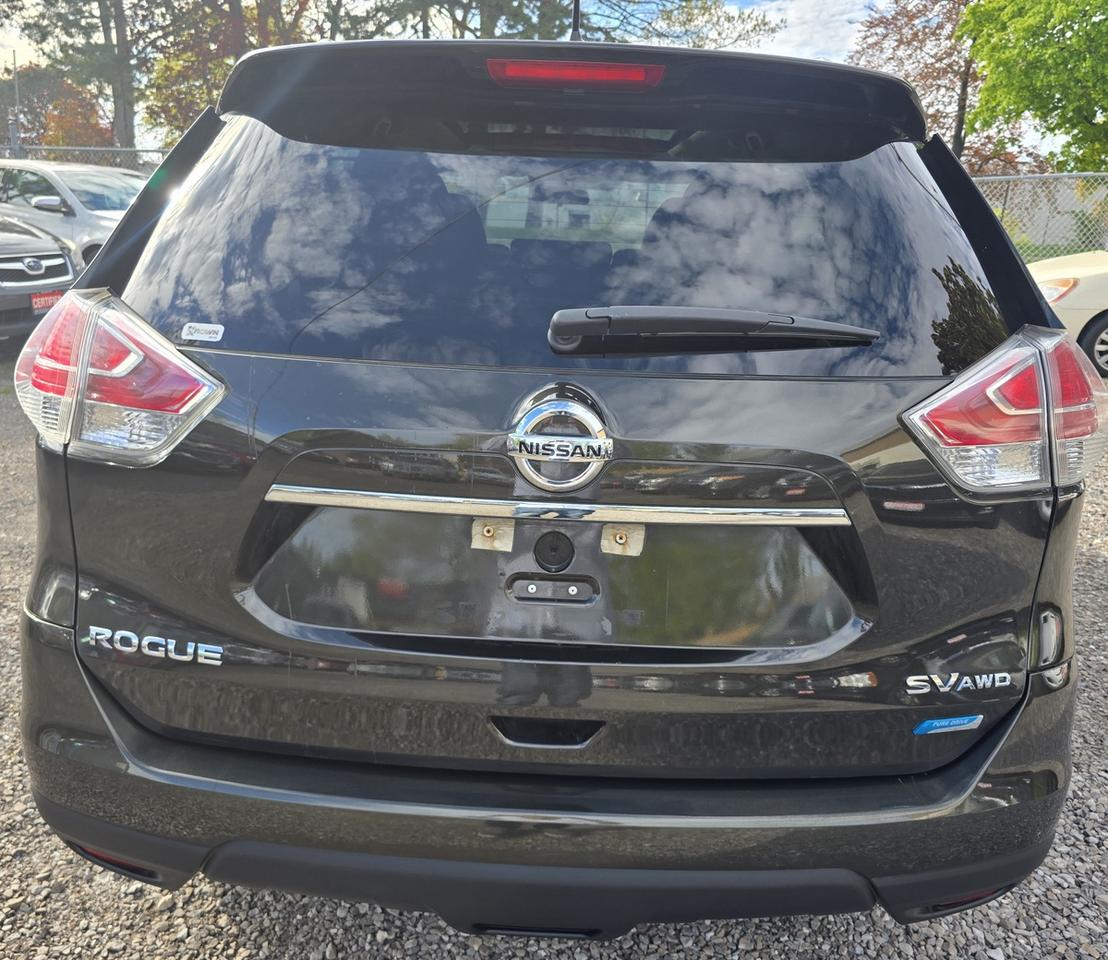 2015 Nissan Rogue SV Photo