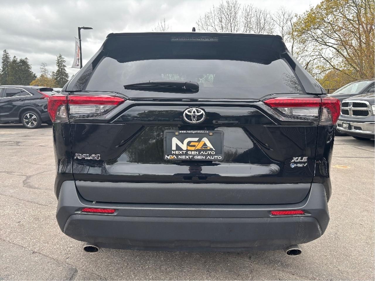 2025 Toyota RAV4 Hybrid XLE AWD PREMIUM PKG SOFTEX LEATHER ROOF CLEAN Photo