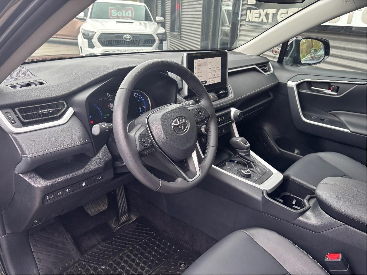 2025 Toyota RAV4 Hybrid XLE AWD PREMIUM PKG SOFTEX LEATHER ROOF CLEAN Photo