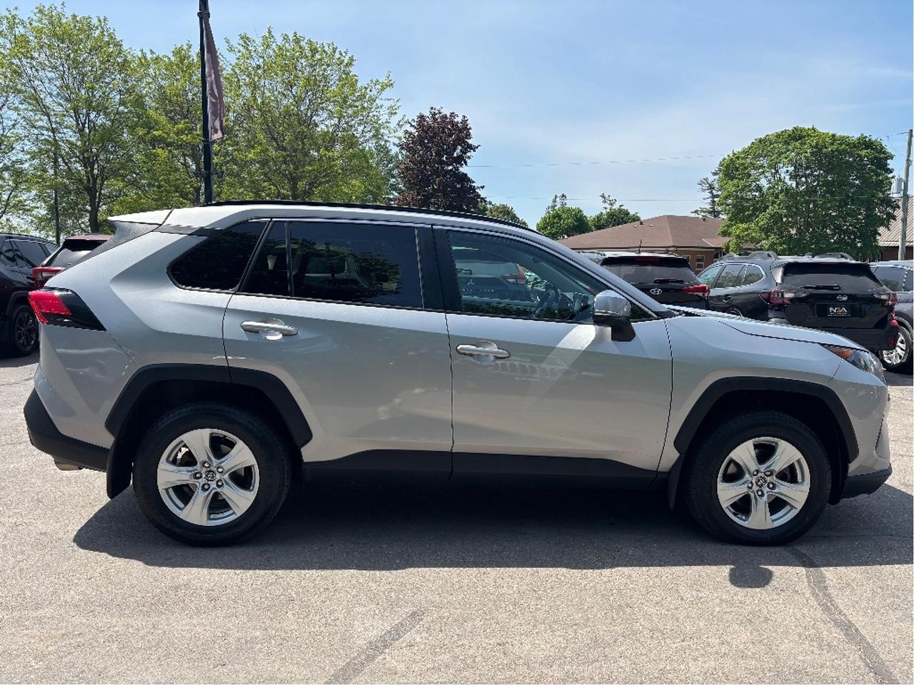 2019 Toyota RAV4 LE AWD CARPLAY BLINDSPOT DETECTION CLEAN CAR Photo4