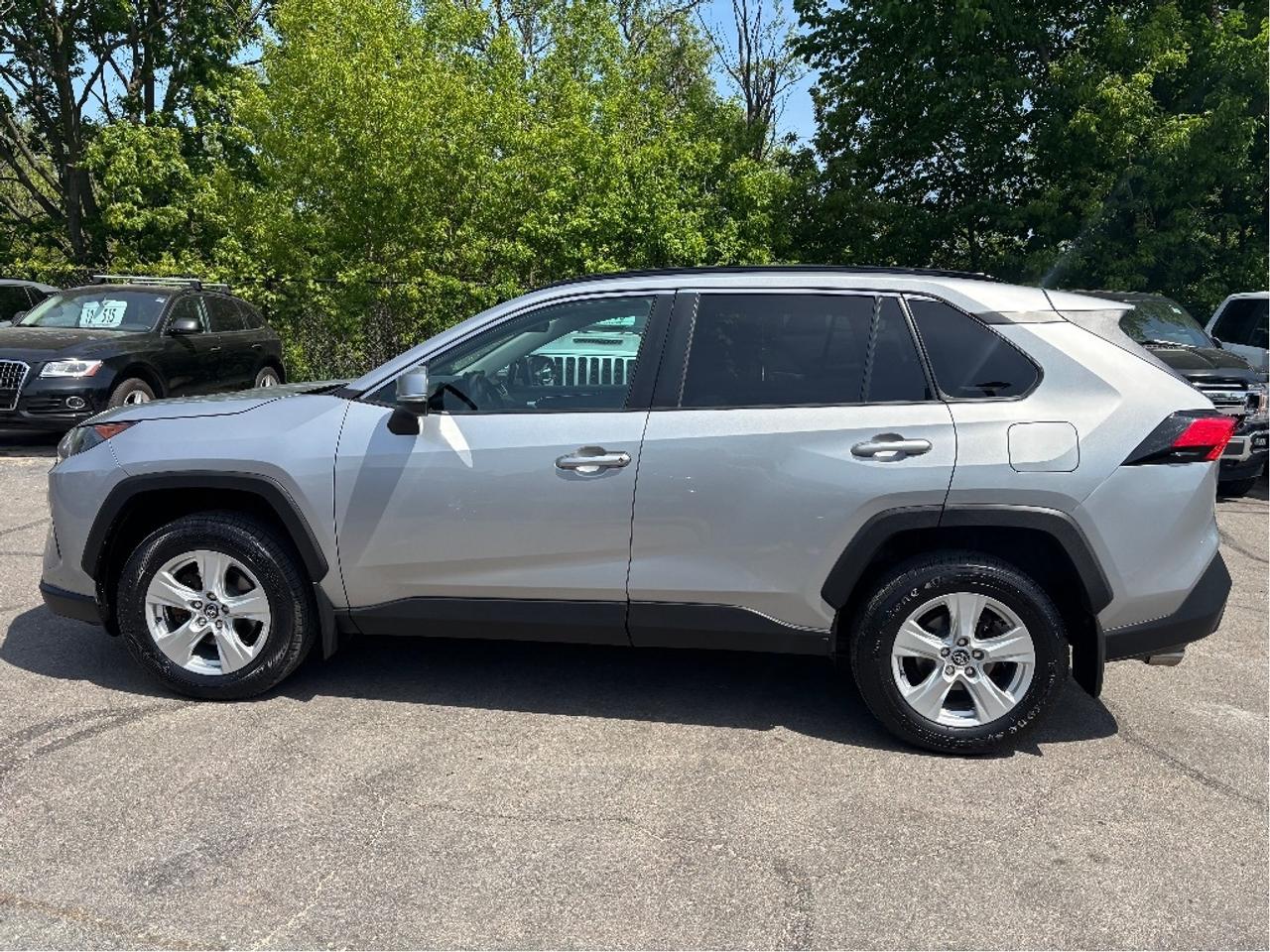 2019 Toyota RAV4 LE AWD CARPLAY BLINDSPOT DETECTION CLEAN CAR Photo