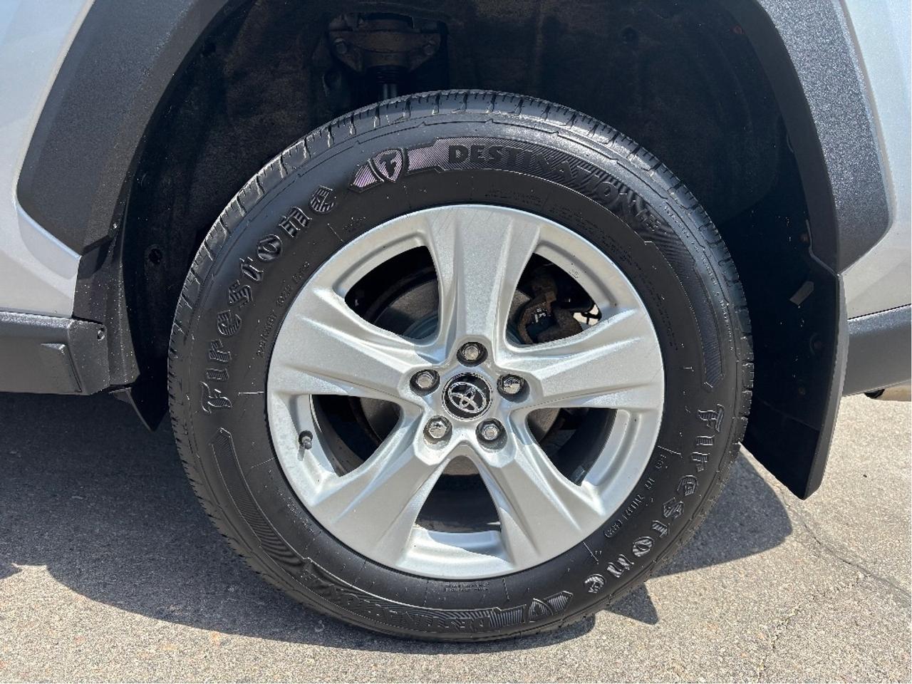 2019 Toyota RAV4 LE AWD CARPLAY BLINDSPOT DETECTION CLEAN CAR Photo