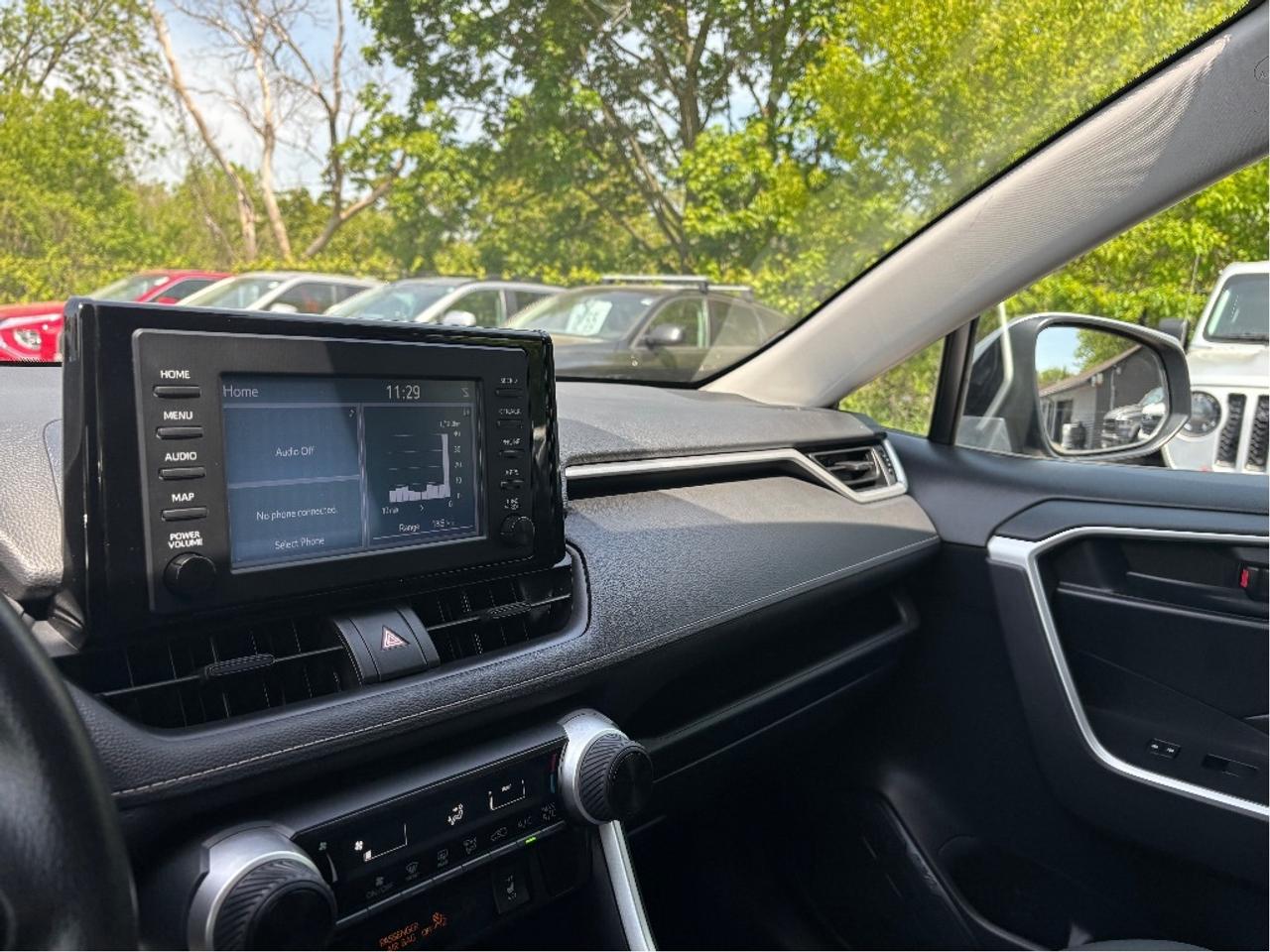 2019 Toyota RAV4 LE AWD CARPLAY BLINDSPOT DETECTION CLEAN CAR Photo