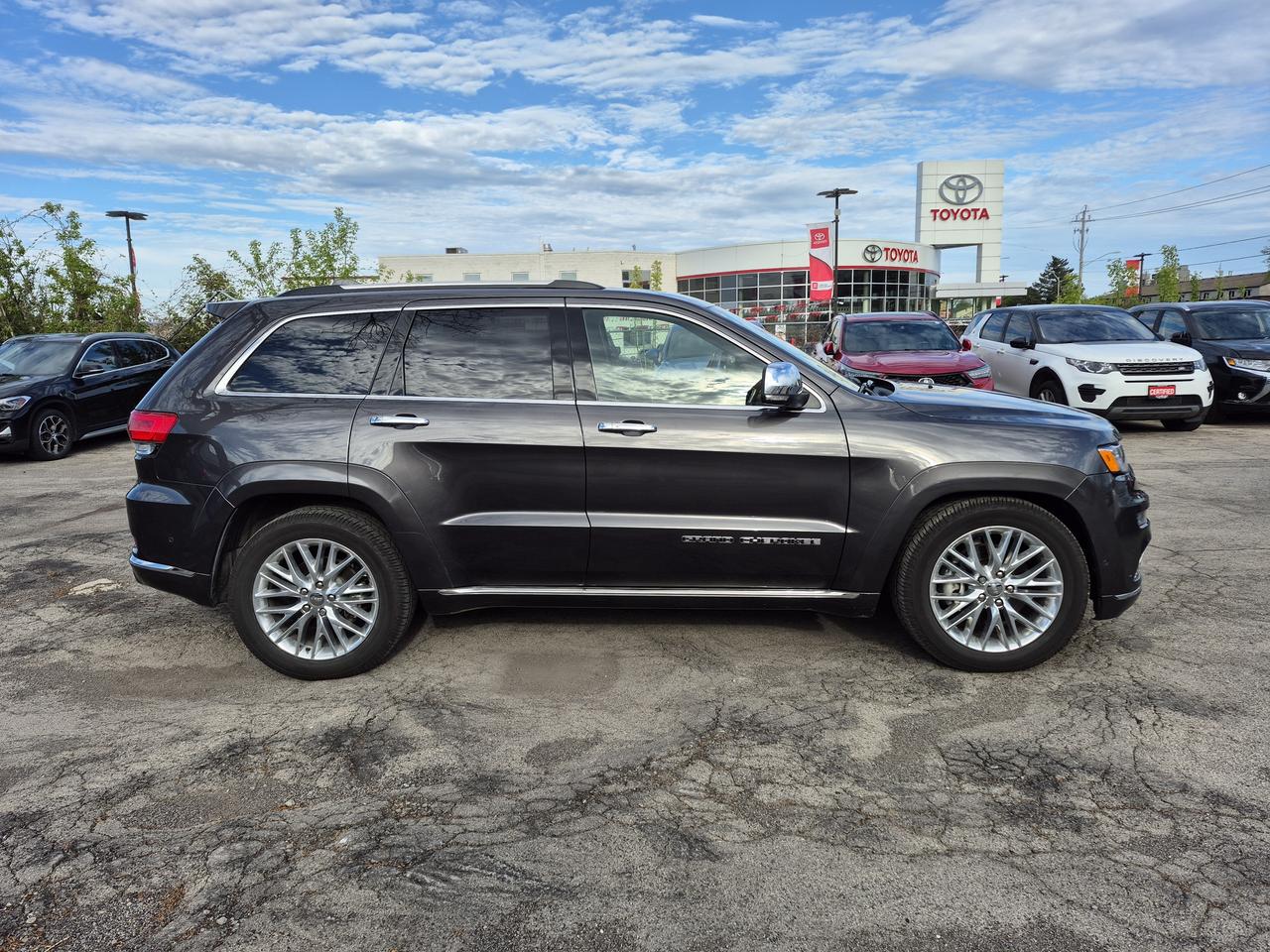 2017 Jeep Grand Cherokee Summit Photo