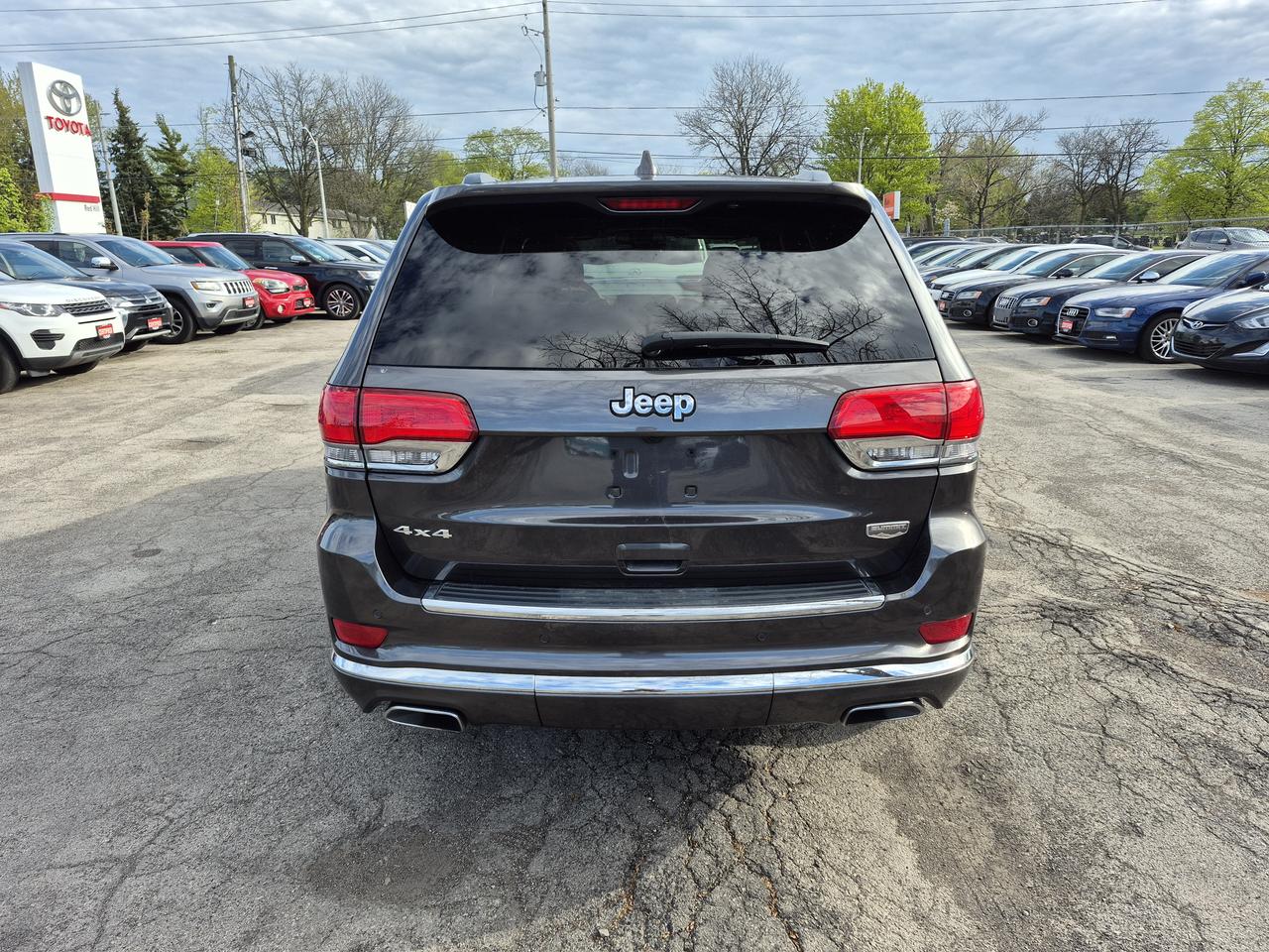 2017 Jeep Grand Cherokee Summit Photo