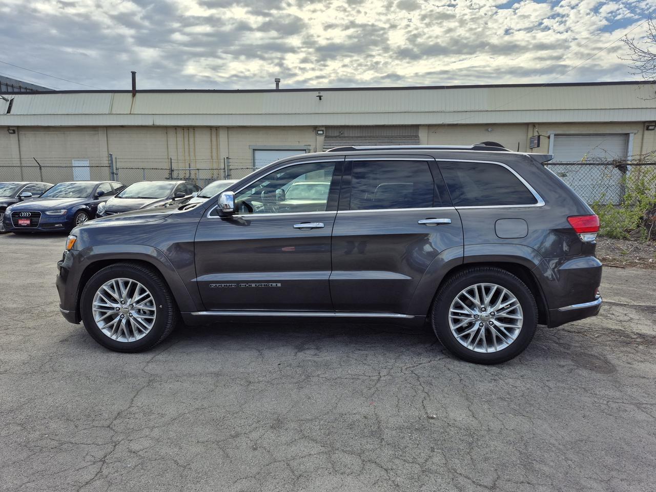 2017 Jeep Grand Cherokee Summit Photo