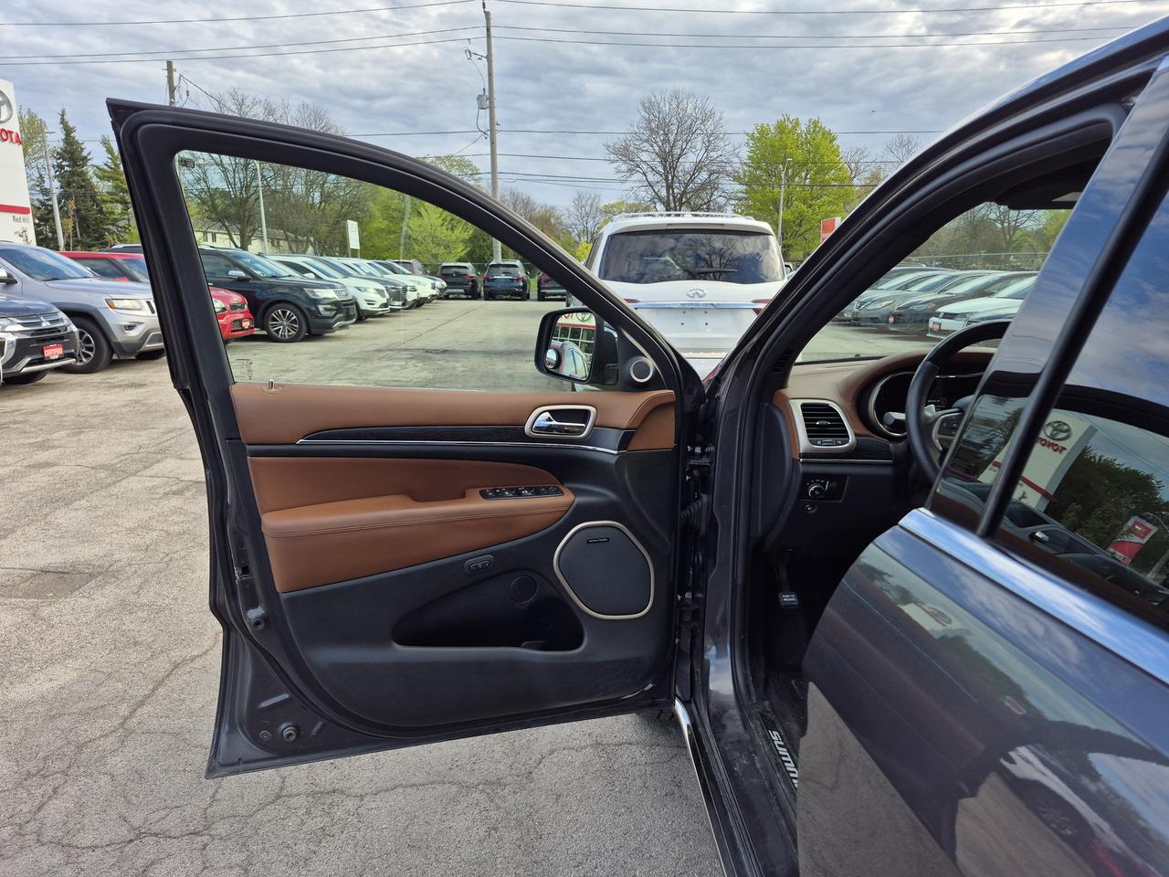 2017 Jeep Grand Cherokee Summit Photo