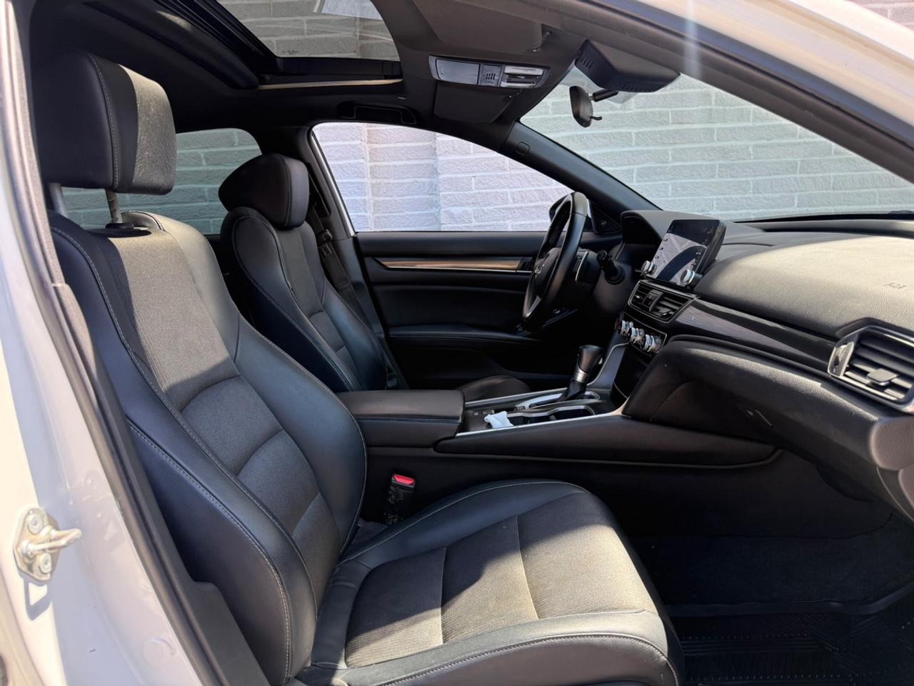2018 Honda Accord Sport Photo