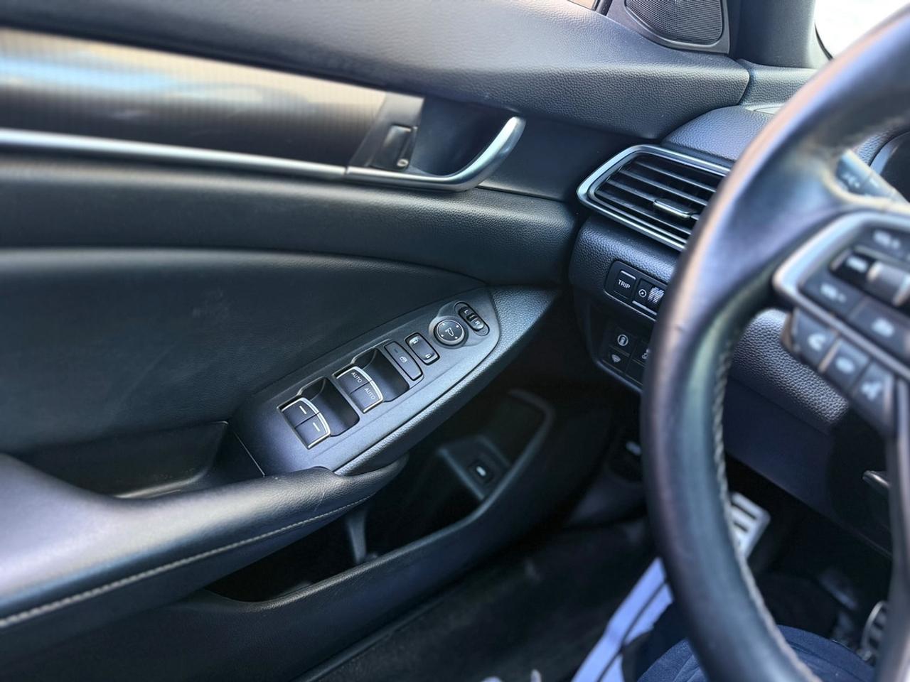 2018 Honda Accord Sport Photo