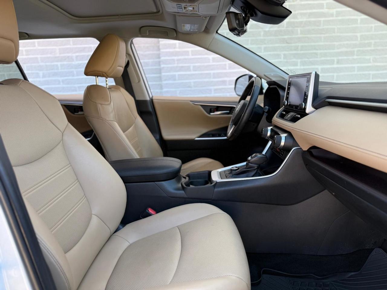 2019 Toyota RAV4 LIMITED  Photo