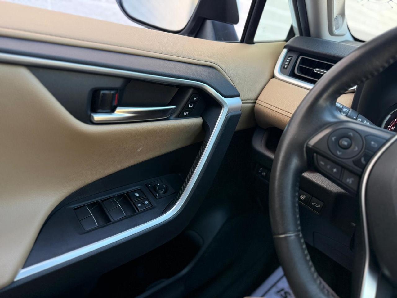 2019 Toyota RAV4 LIMITED  Photo