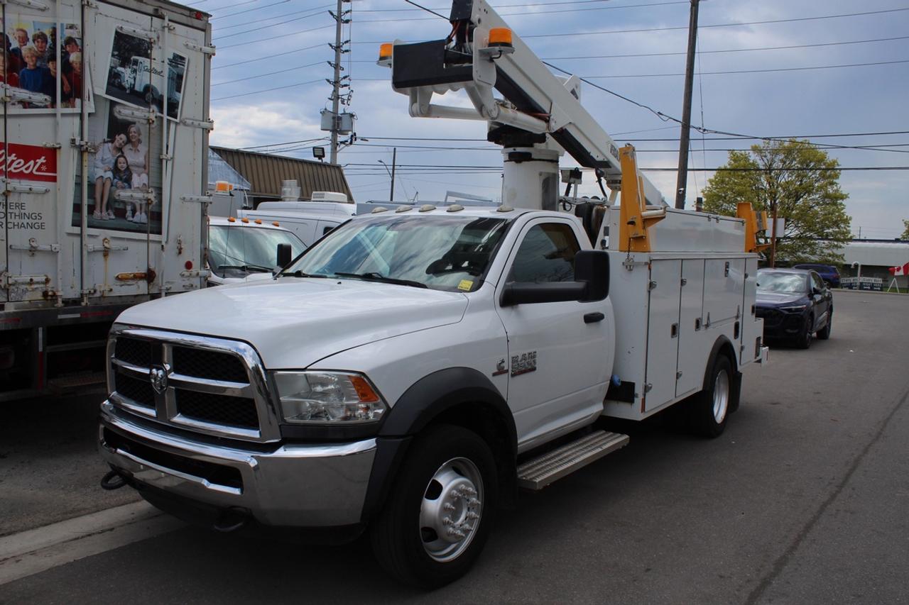 2014 RAM 5500 Service Bucket Truck Versalift Diesel Photo0