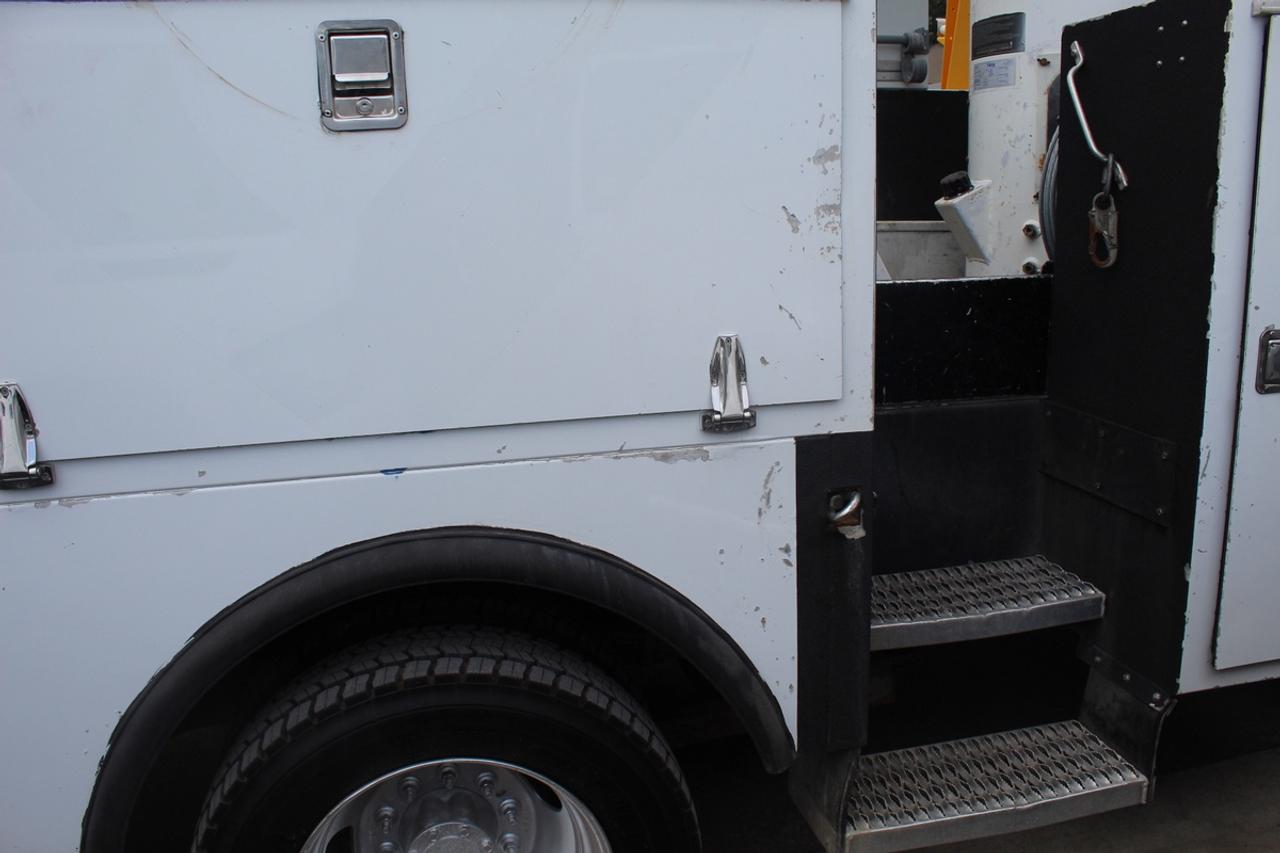2014 RAM 5500 Service Bucket Truck Versalift Diesel Photo