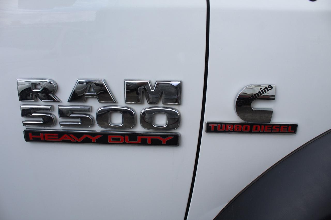 2014 RAM 5500 Service Bucket Truck Versalift Diesel Photo