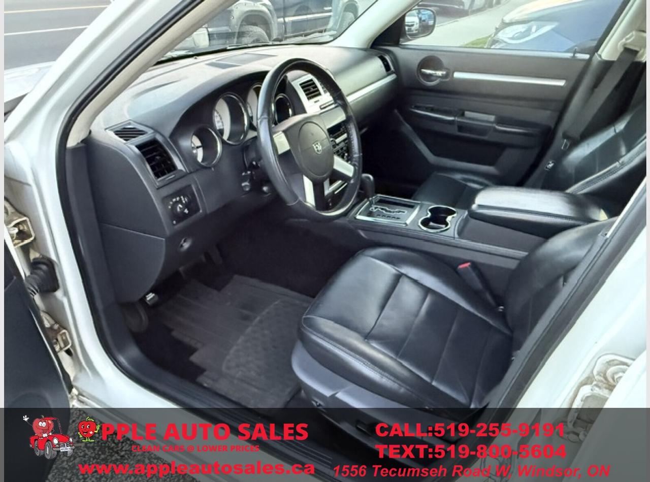 2008 Dodge Charger SXT Photo