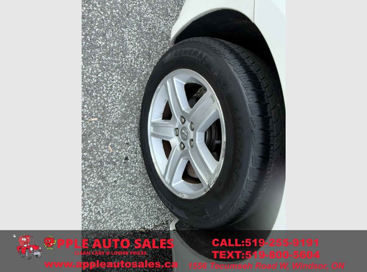 2008 Dodge Charger SXT Photo