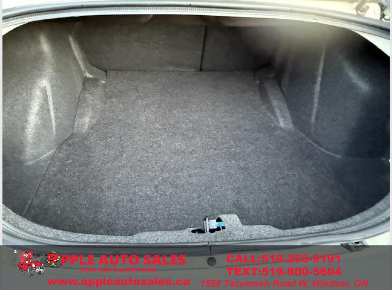 2008 Dodge Charger SXT Photo