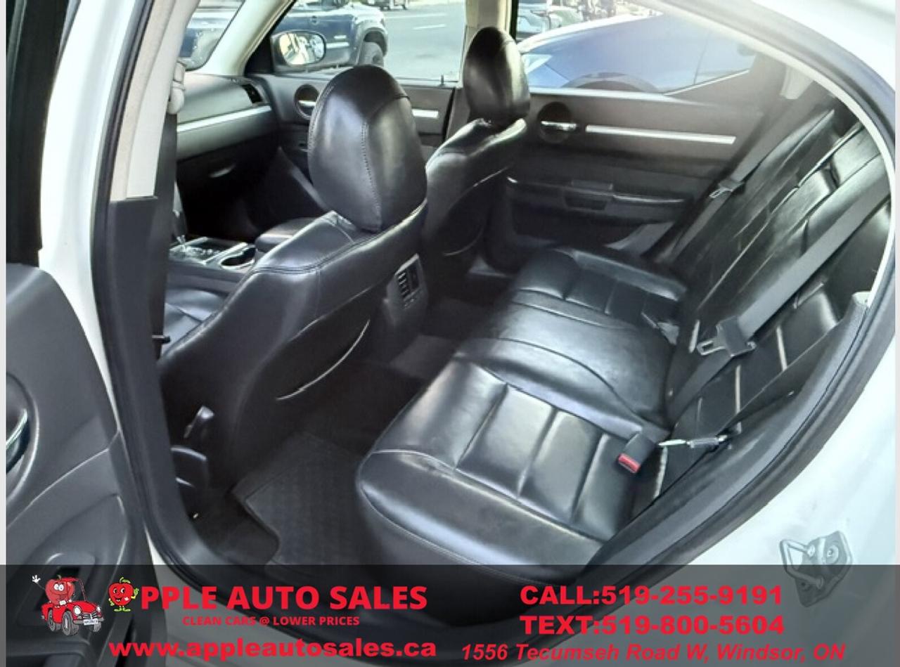 2008 Dodge Charger SXT Photo