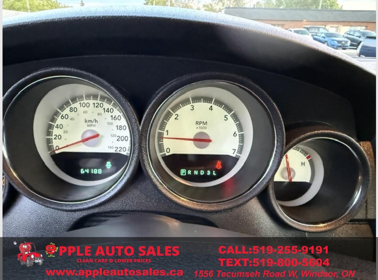 2008 Dodge Charger SXT Photo