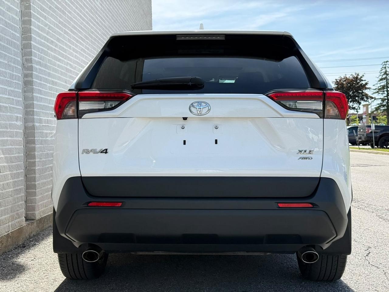 2021 Toyota RAV4 XLE Premium Photo