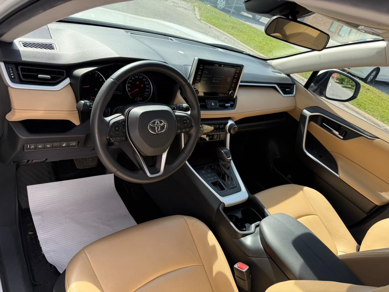 2021 Toyota RAV4 XLE Premium Photo