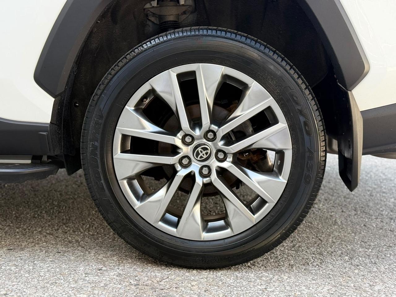 2021 Toyota RAV4 XLE Premium Photo