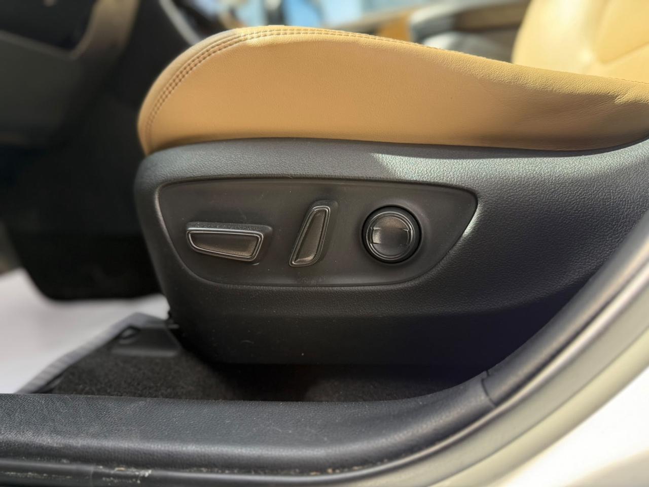 2021 Toyota RAV4 XLE Premium Photo