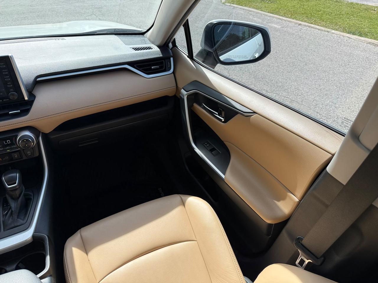 2021 Toyota RAV4 XLE Premium Photo