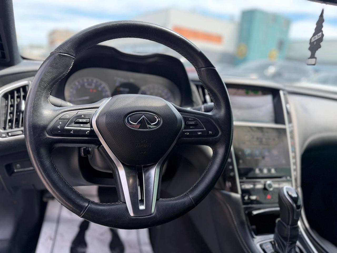 2017 Infiniti Q60 Premium Photo
