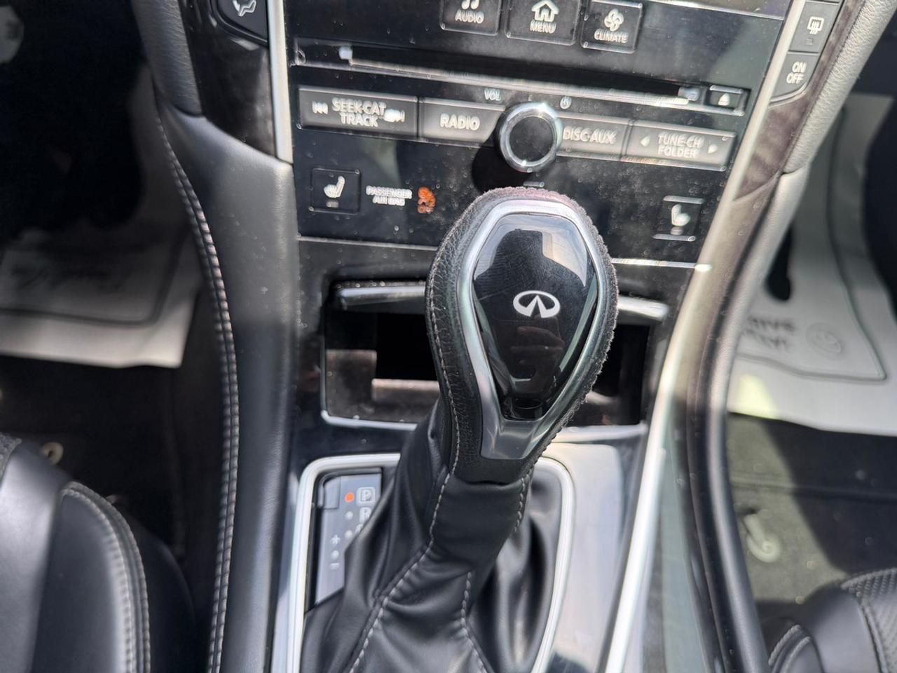 2017 Infiniti Q60 Premium Photo