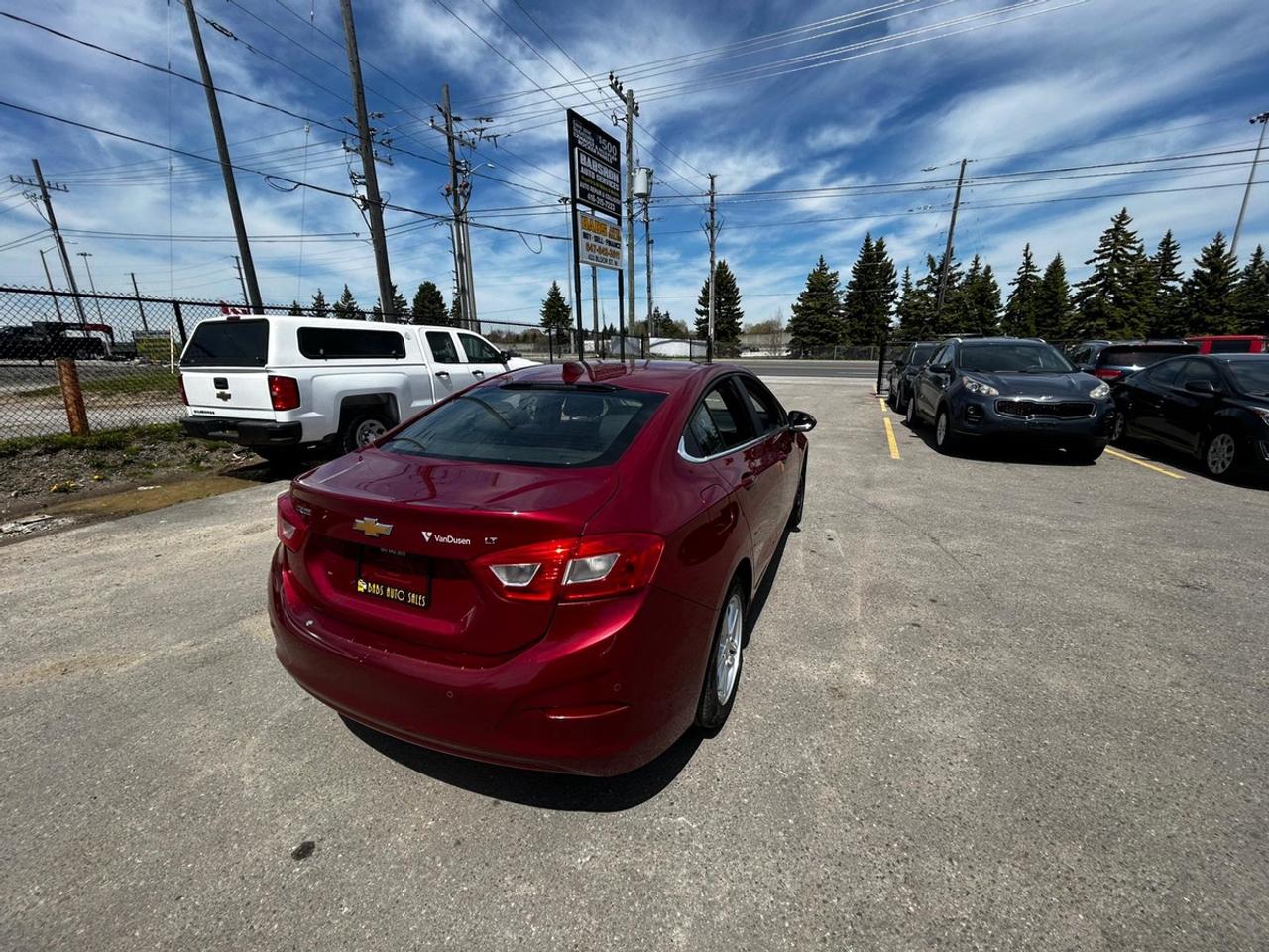 2017 Chevrolet Cruze LT Photo