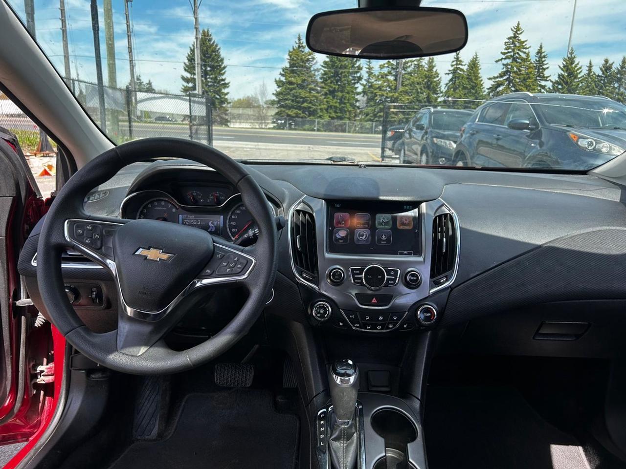 2017 Chevrolet Cruze LT Photo