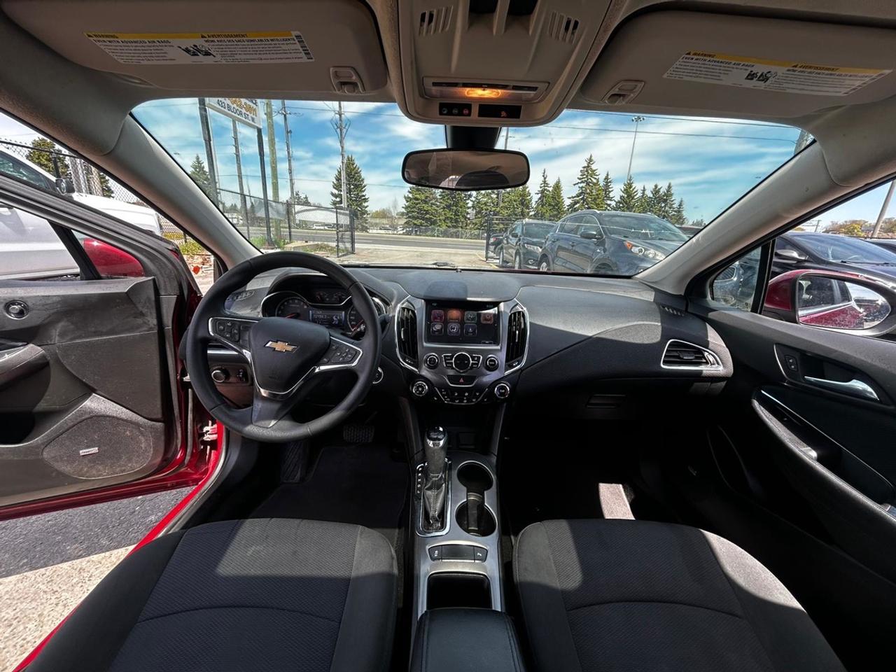 2017 Chevrolet Cruze LT Photo