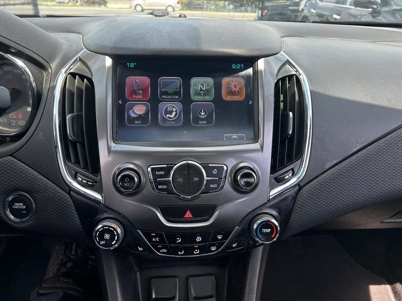 2017 Chevrolet Cruze LT Photo
