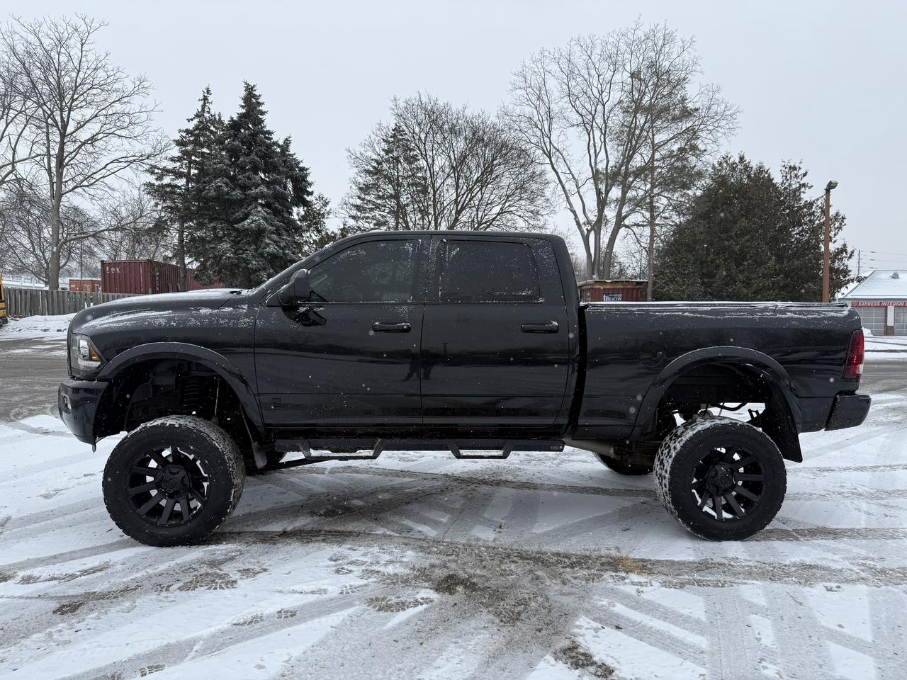 2016 RAM 3500 Laramie Photo