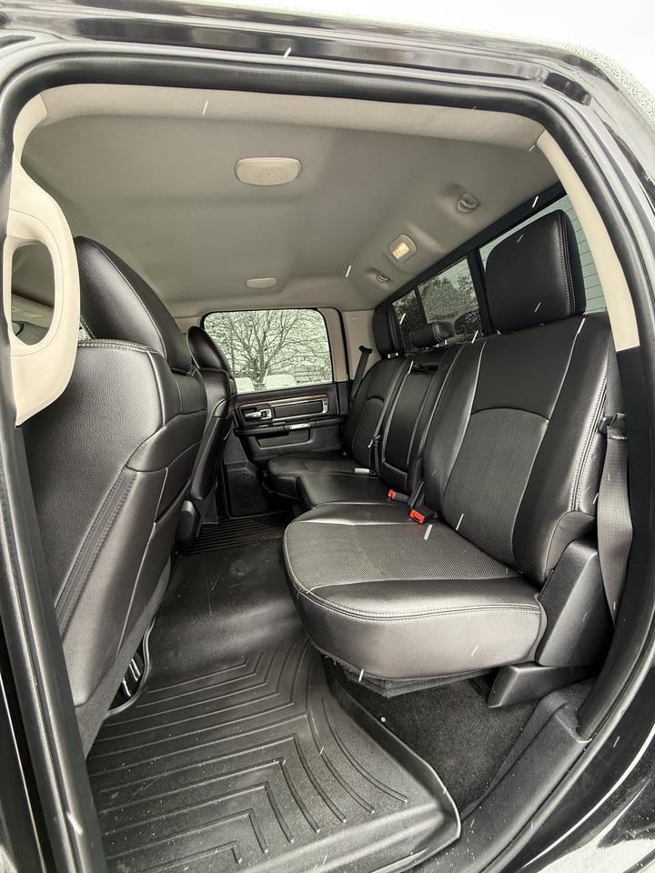 2016 RAM 3500 Laramie Photo