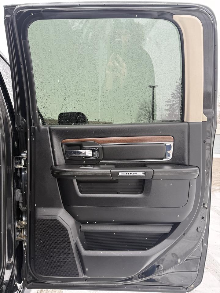 2016 RAM 3500 Laramie Photo