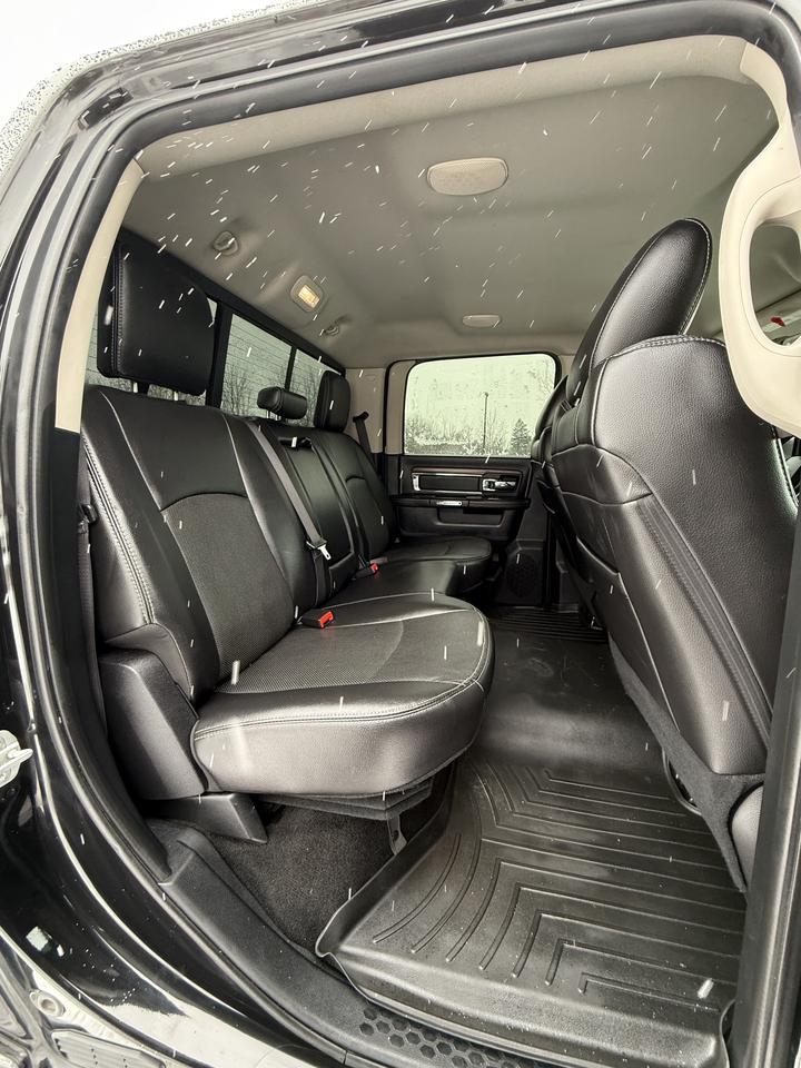2016 RAM 3500 Laramie Photo